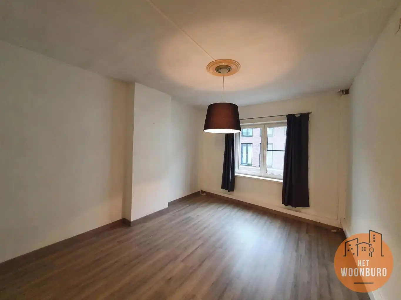 Gerenoveerde rijwoning met terras en tuintje foto 12