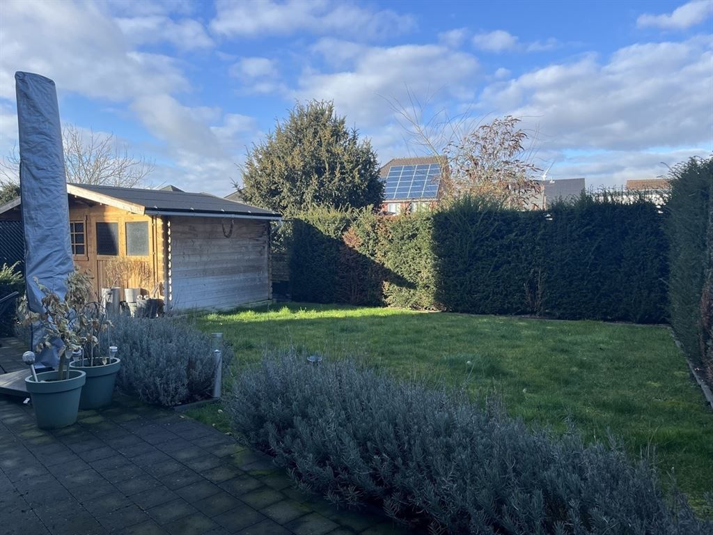 Instapklare half vrijstaande gezinswoning met gezellige tuin foto 7