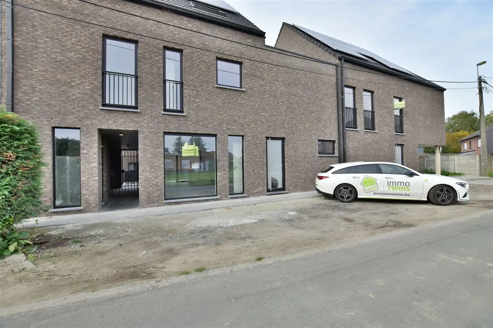 Prachtig nieuwbouw appartement foto {{pictureIndex}}
