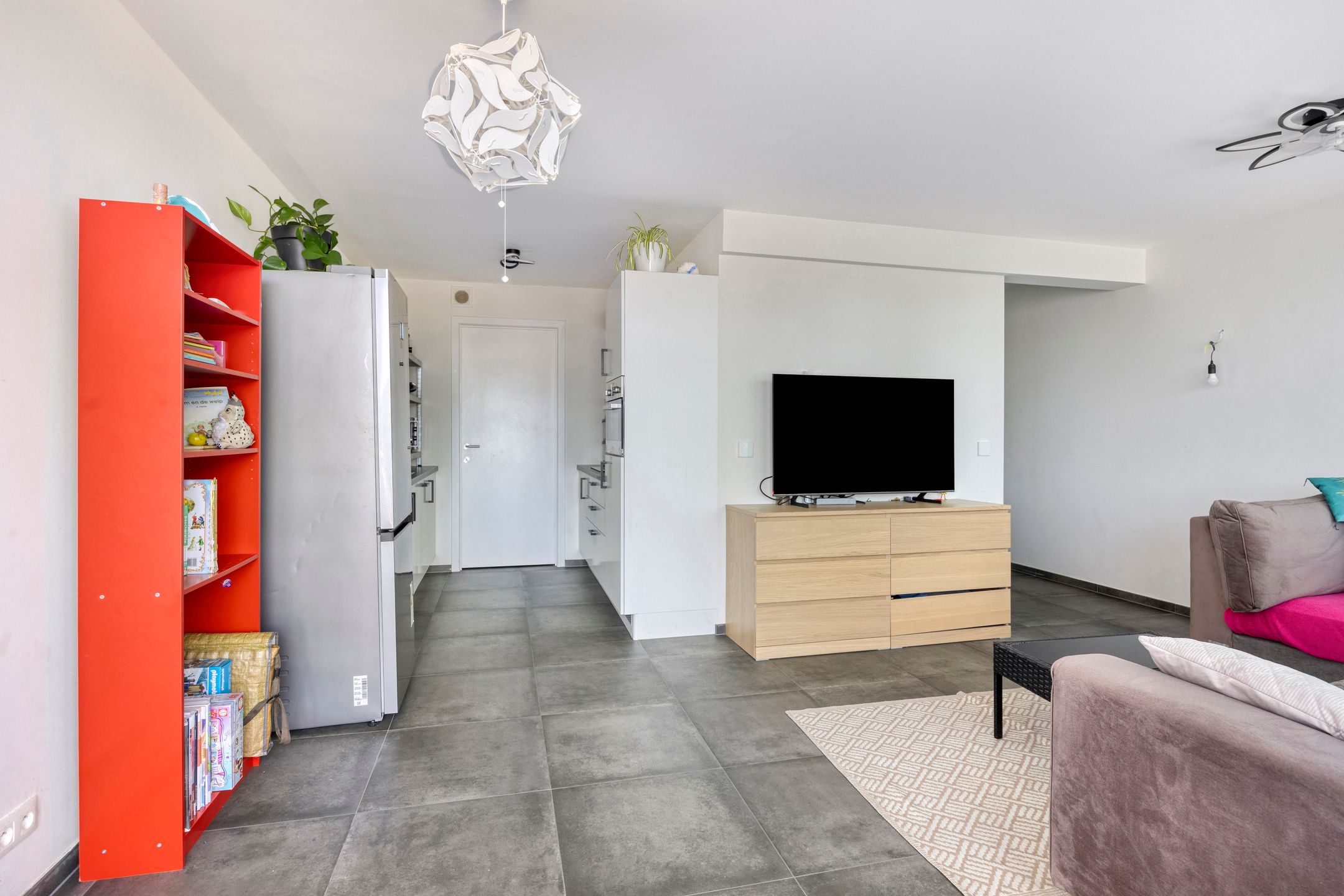 Recent appartement met 2 slaapkamers & parking foto {{pictureIndex}}