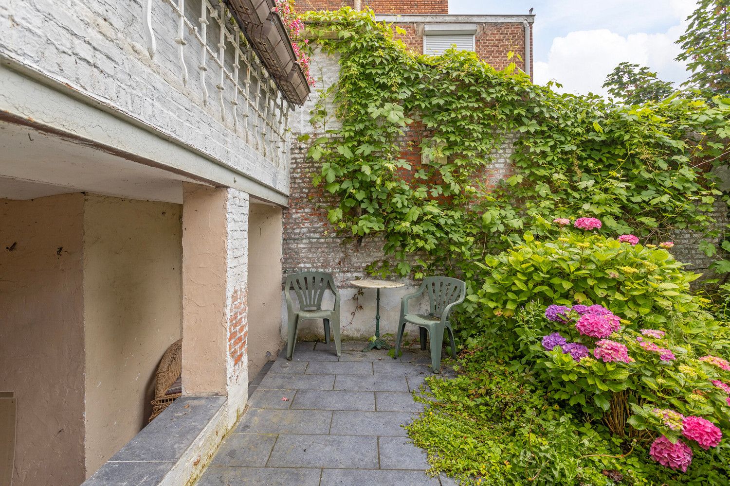 Zeer goed gelegen authentieke burgerwoning in Oud-Berchem met 4 slaapkamers, praktijkruimte en leuke stadstuin. foto 30