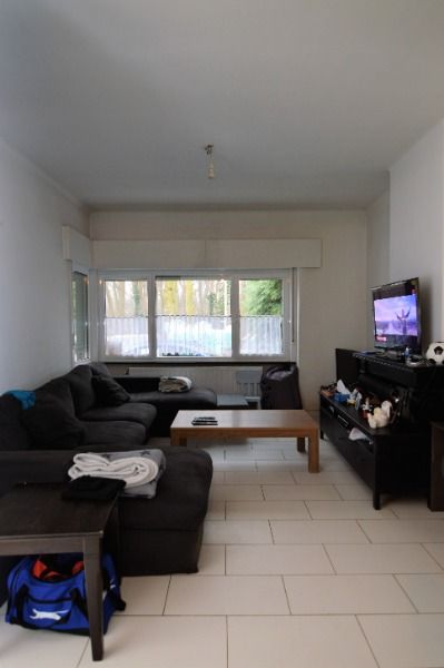 Gezellige woning met mooie tuin foto 2