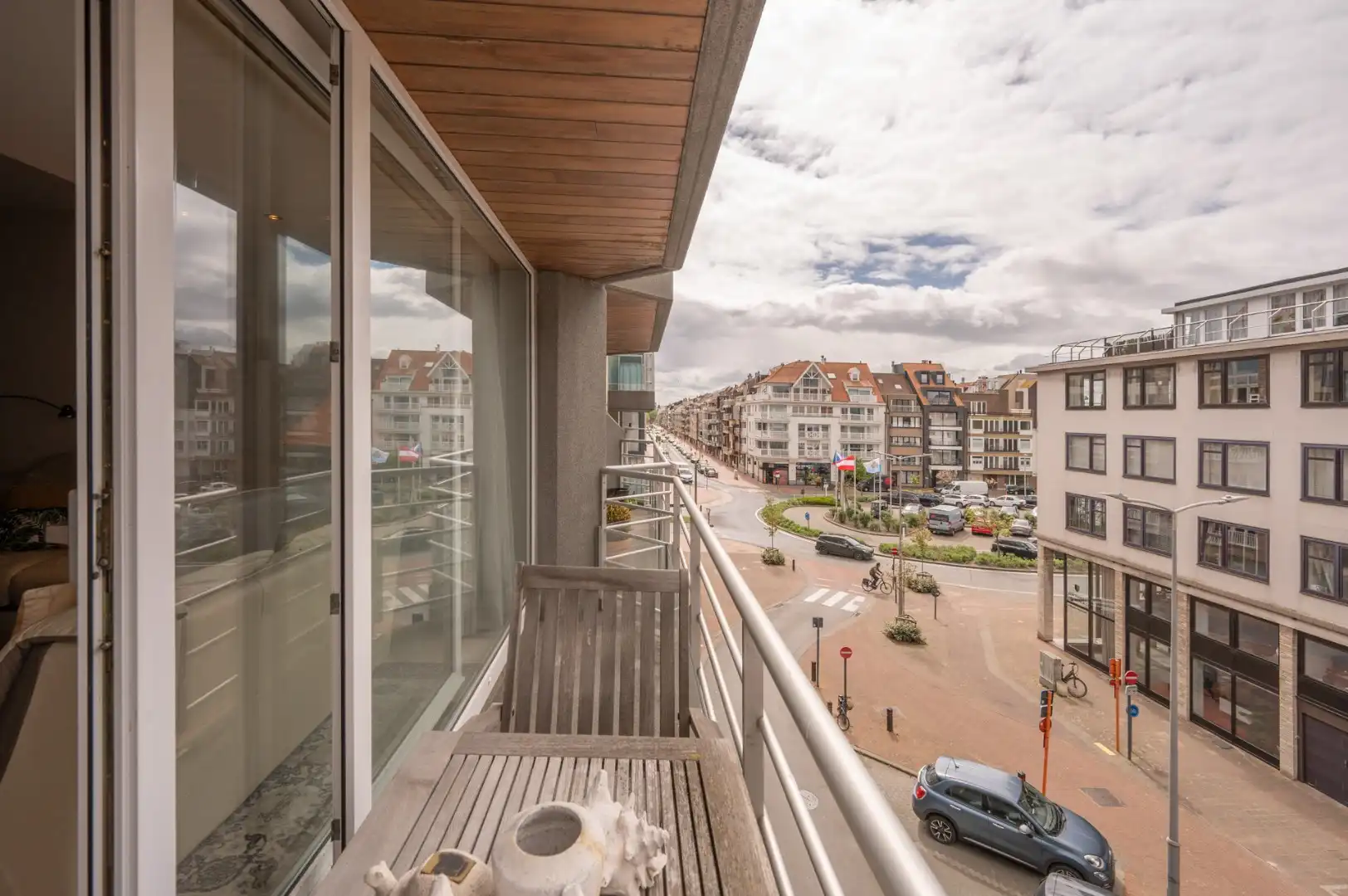 Lichtrijk appartement met 2 slaapkamer en garage op Paul Parmentierlaan foto 9