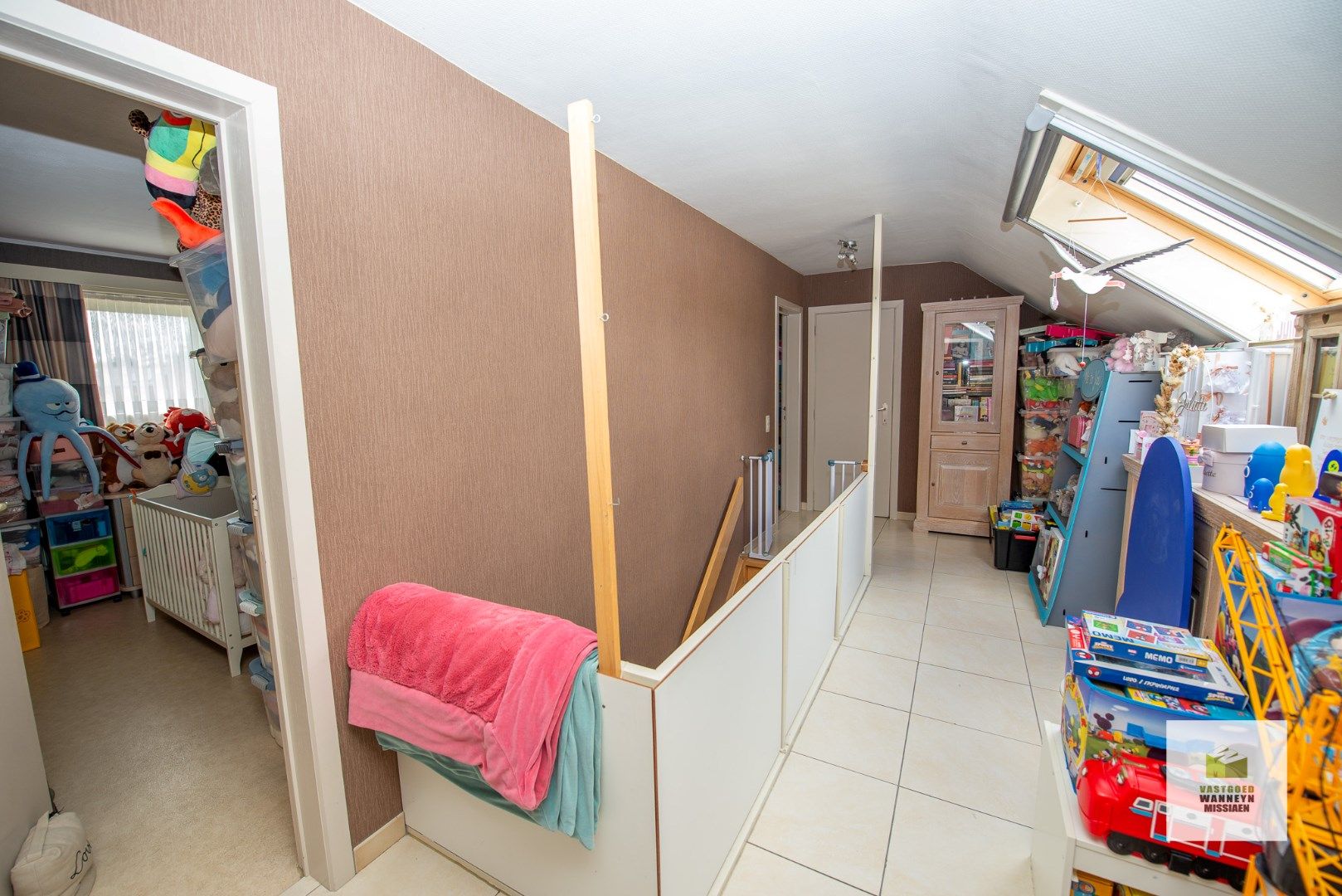 Zeer centraal gelegen ruim 2-slpk appartement met gelijkvloerse handelsruimte foto 6