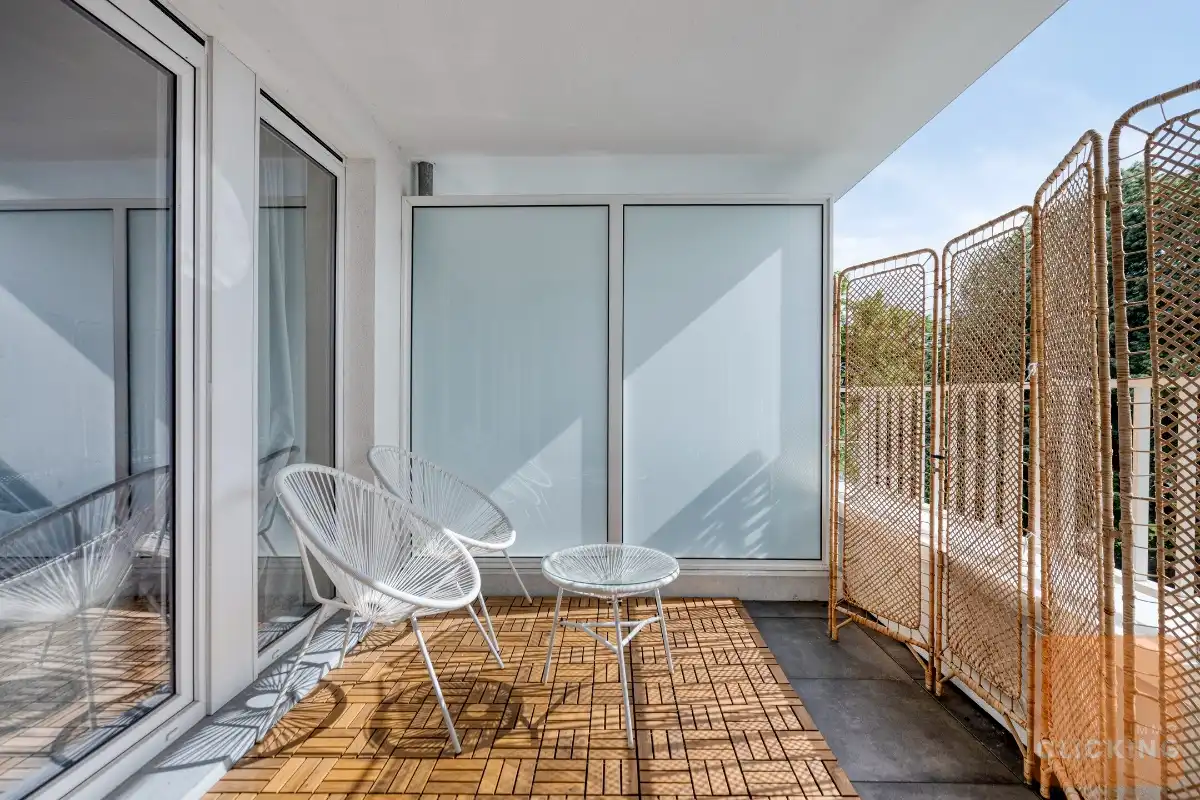 Modern 2 slaapkamerappartement met gezellig terras foto 2