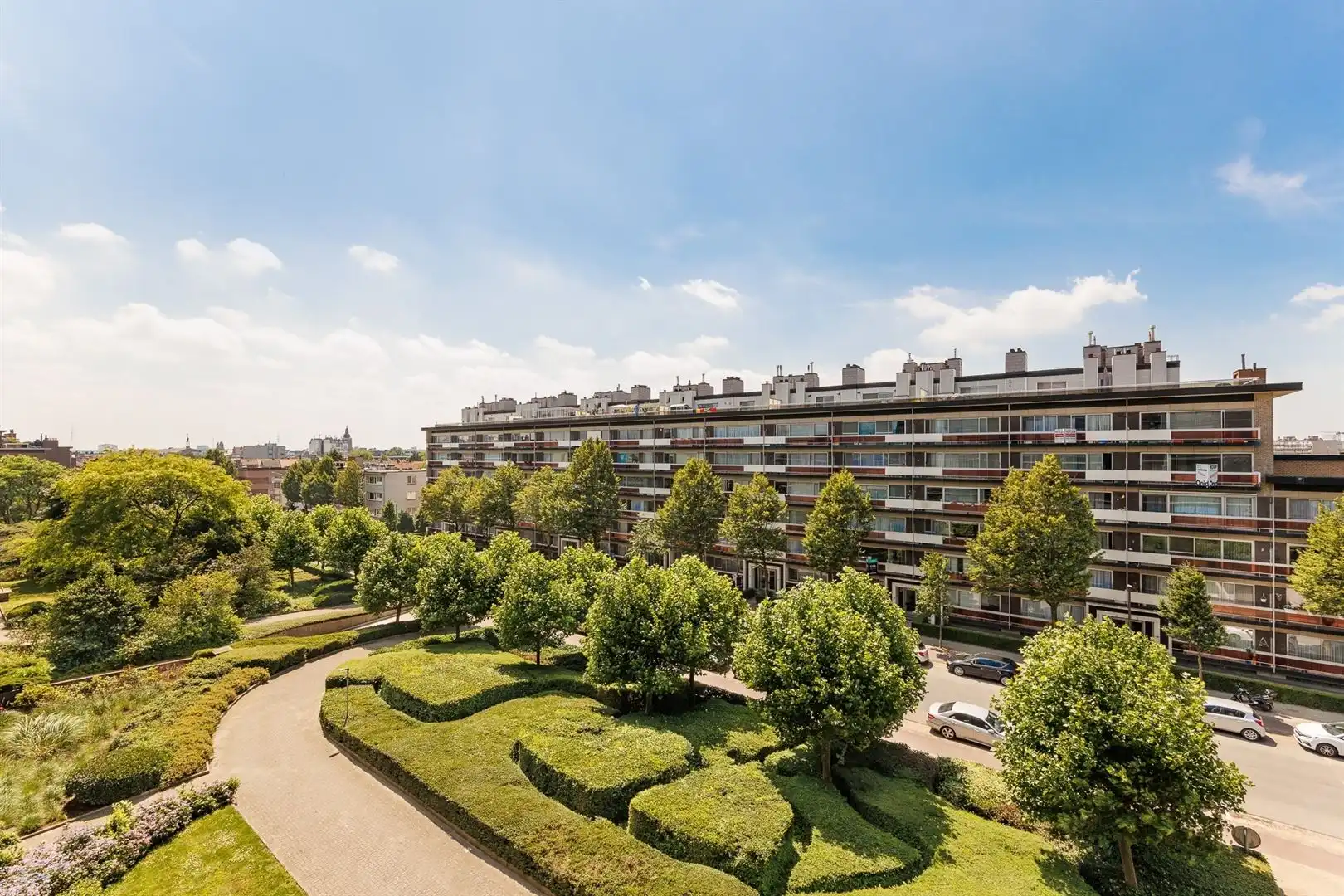 Ruim zonnig appartement met staanplaats. foto 17