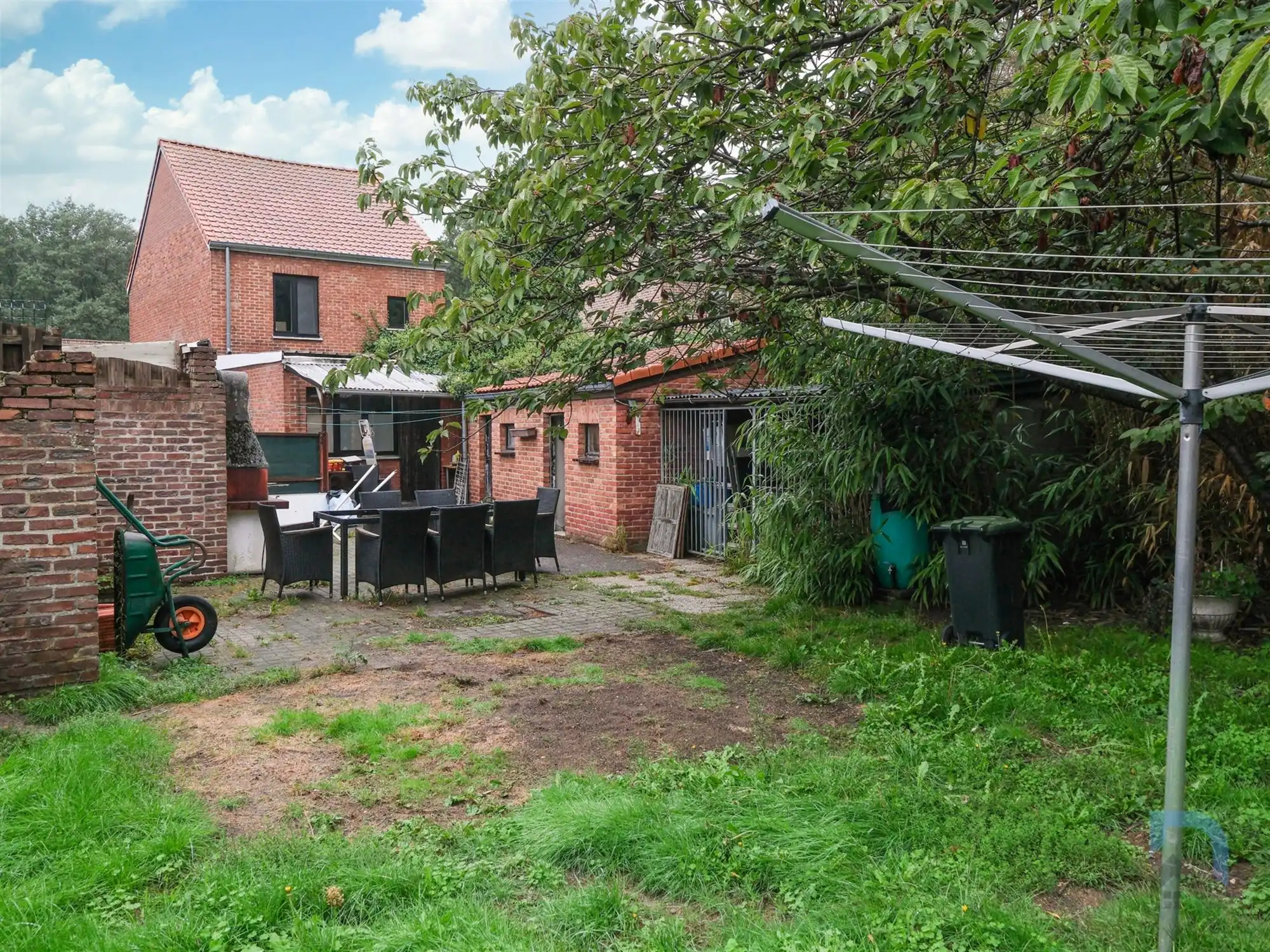 Vrijstaande woning met tuin foto 2
