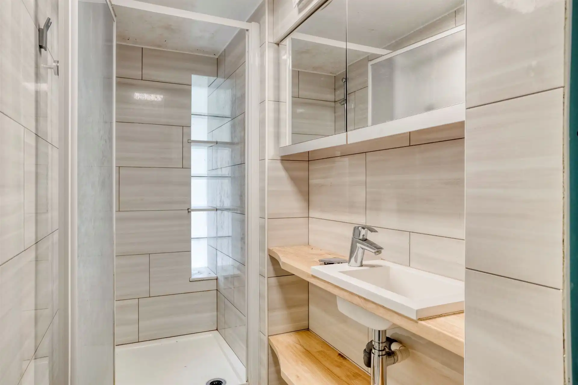 Klassieke villa met enorm potentieel in rustige wijk foto 21