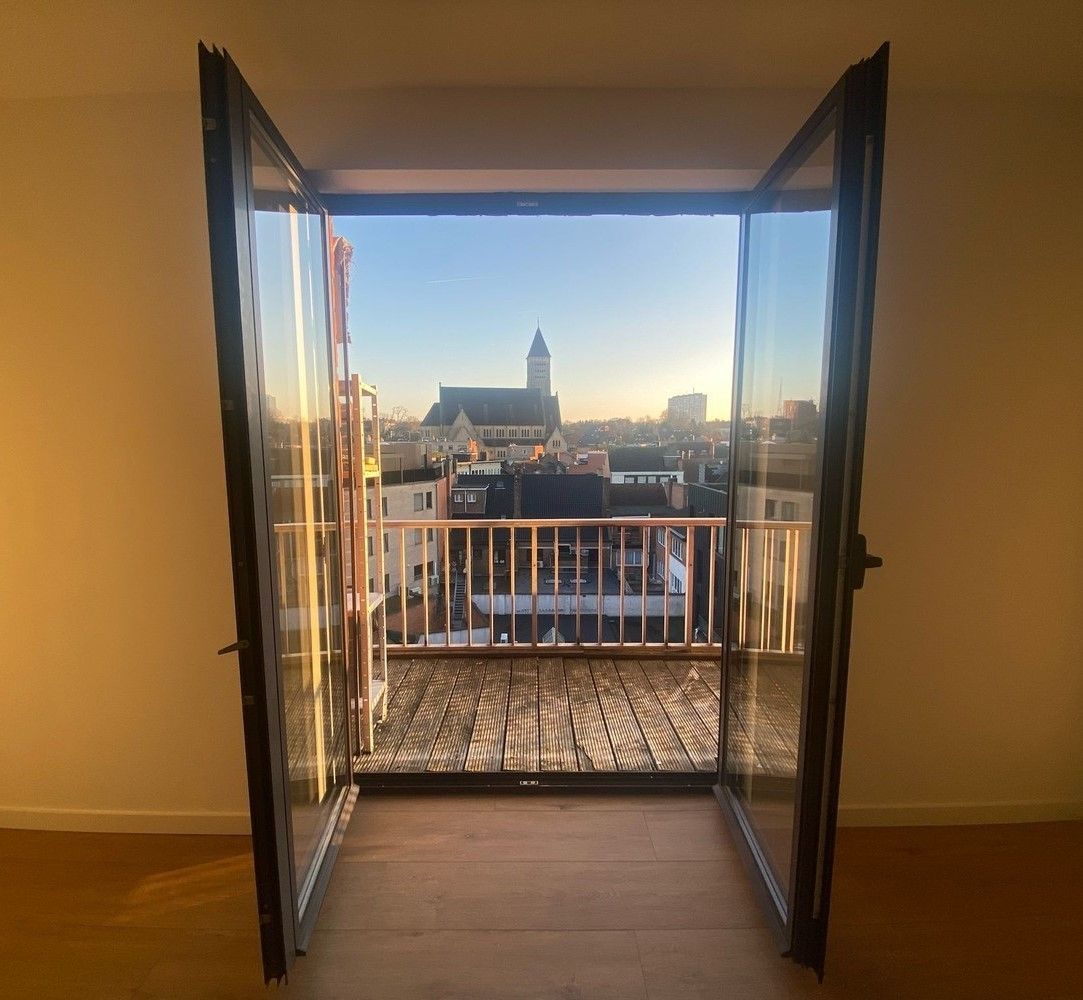 INTREKKLAAR APPARTEMENT PAL IN GENK-CENTUM foto 6