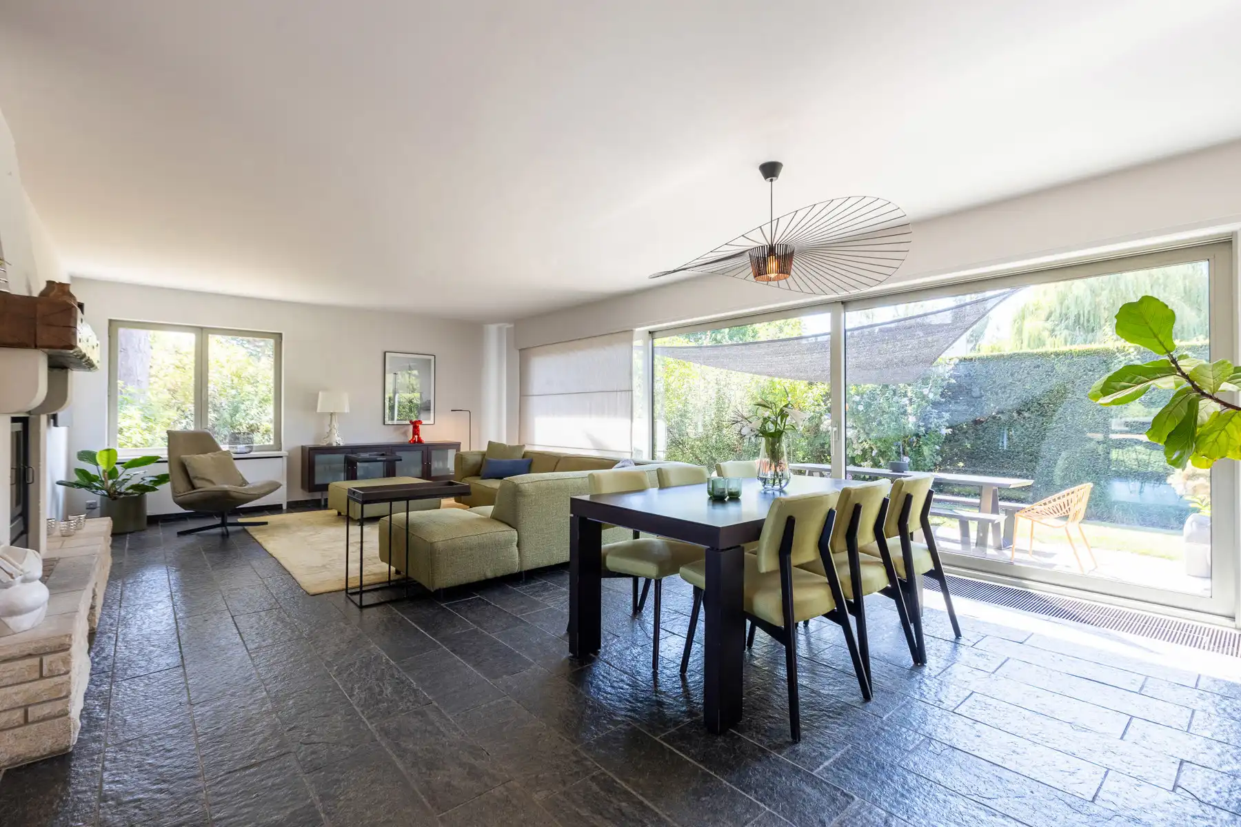 Ruime laagbouwvilla in residentiële villawijk foto 10