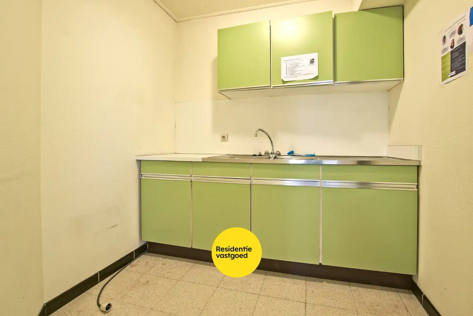 Centraal gelegen appartement(148 m²) in centrum Diksmuide! foto 11