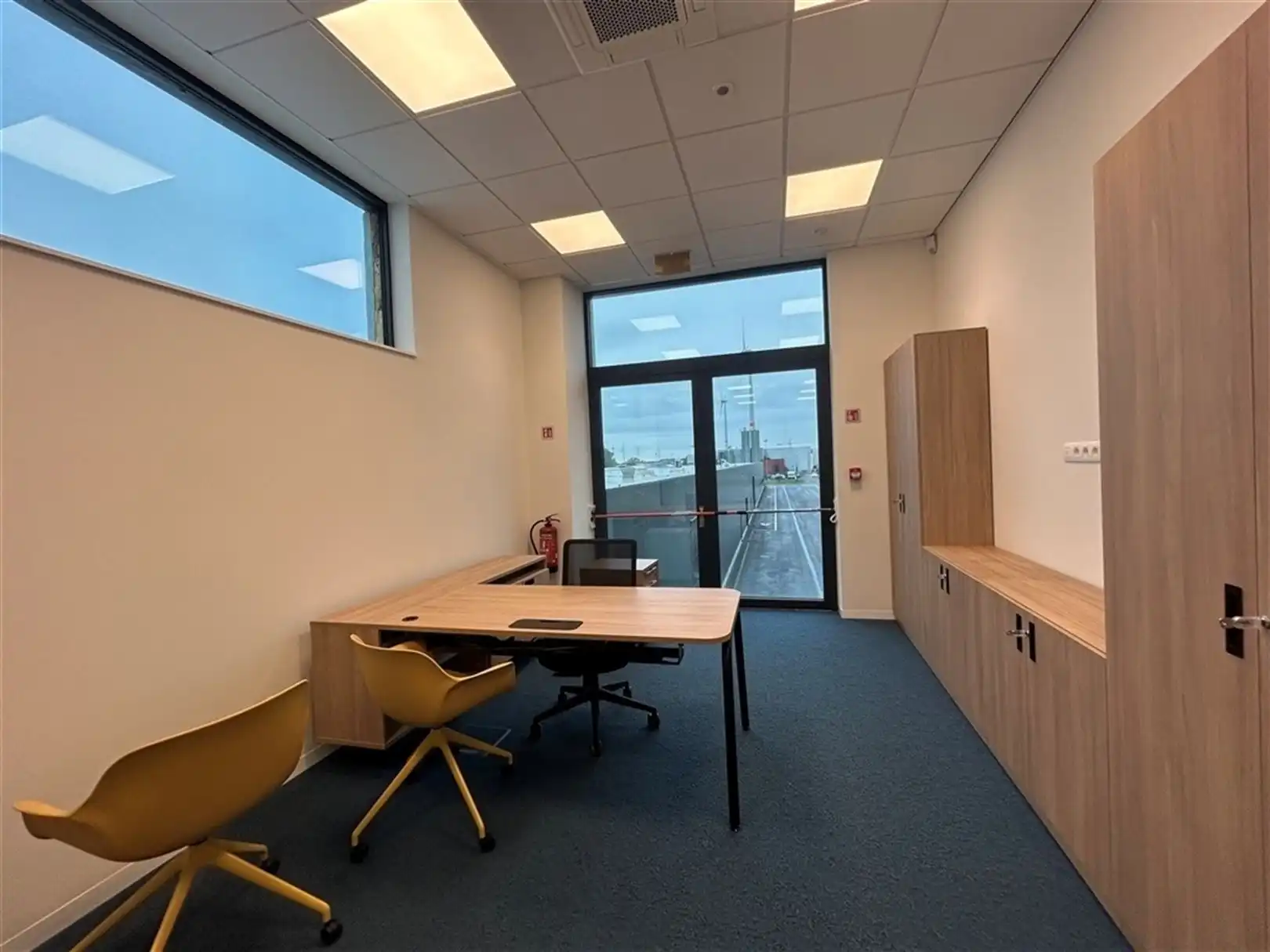 Kantoorgebouw foto 16