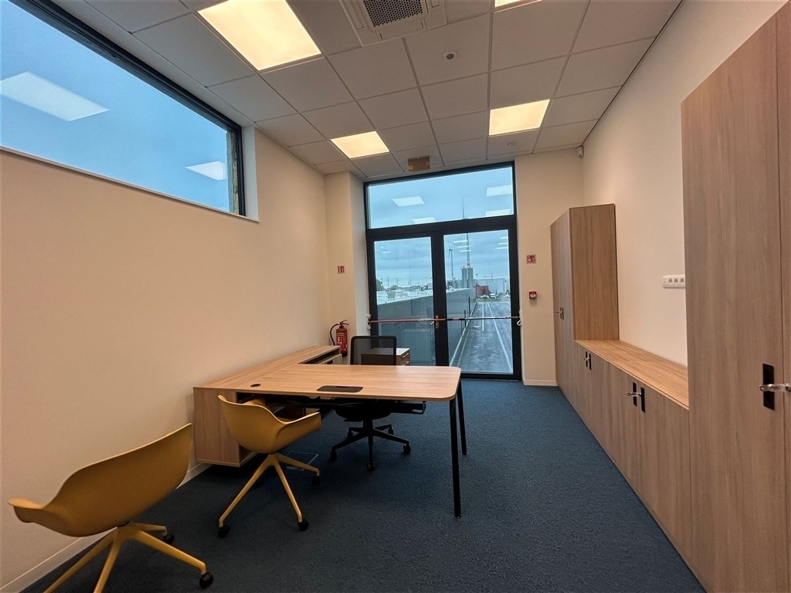 Kantoorgebouw foto 16