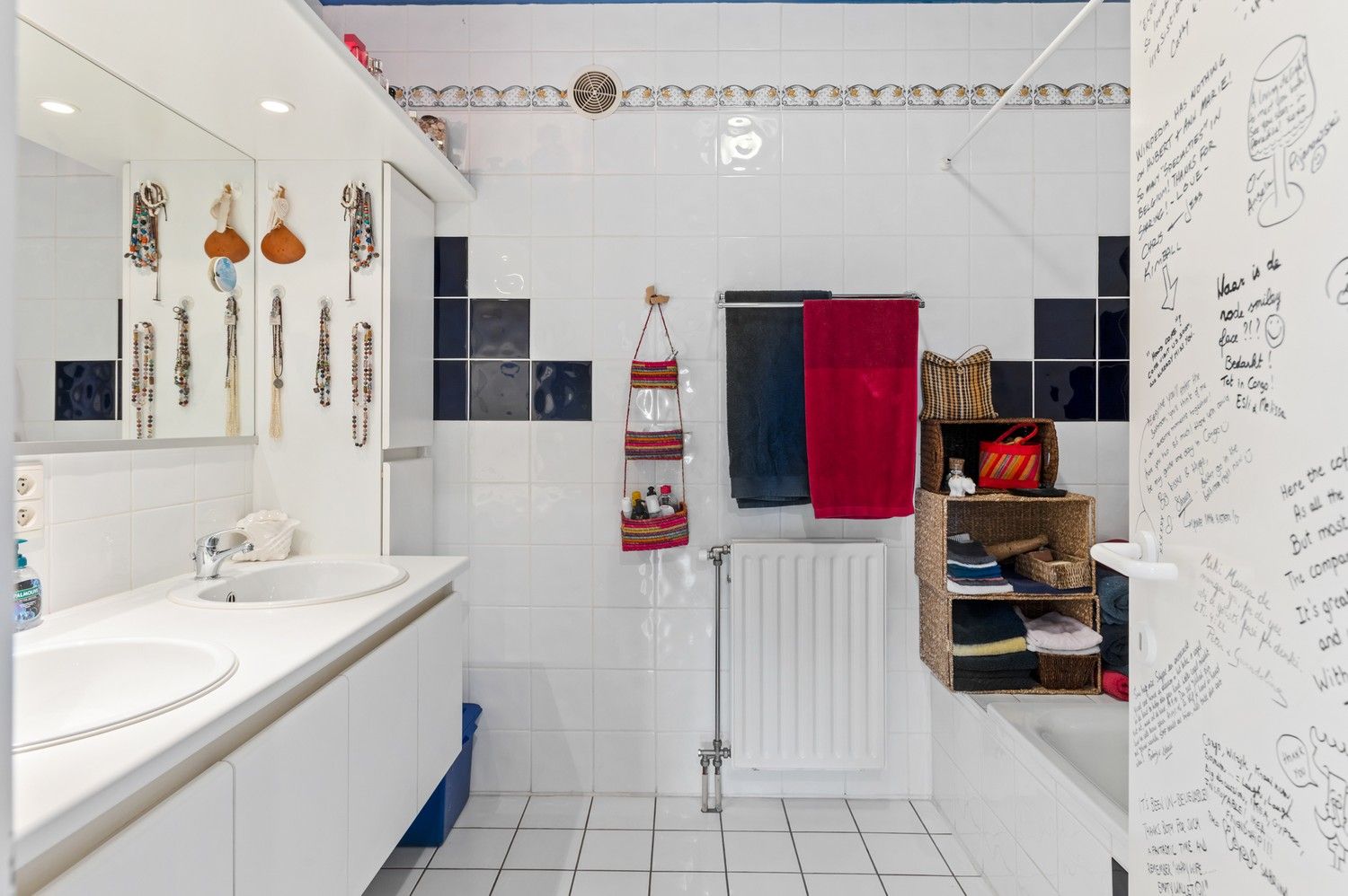 Mooi en ruim appartement op de vierde verdieping met één grote slaapkamer (mogelijkheid tot 2) en terras te Deurne-Zuid! foto 14