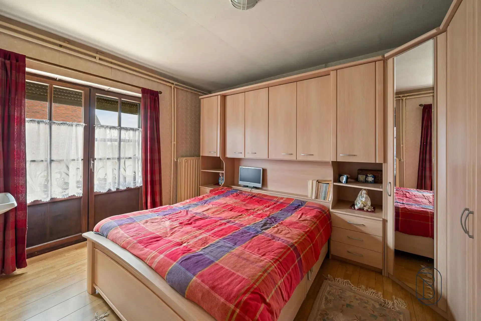 Charmante woning en bijgebouwen, met een prachtig zicht! foto 19