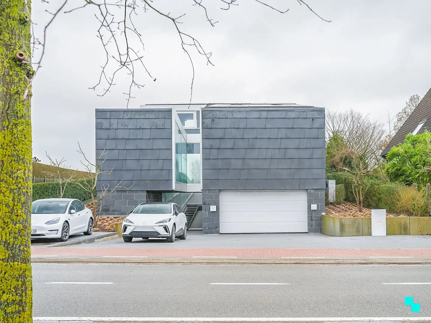 Architecturale villa op uitzonderlijk ruim perceel nabij dorpskern Merelbeke foto 2
