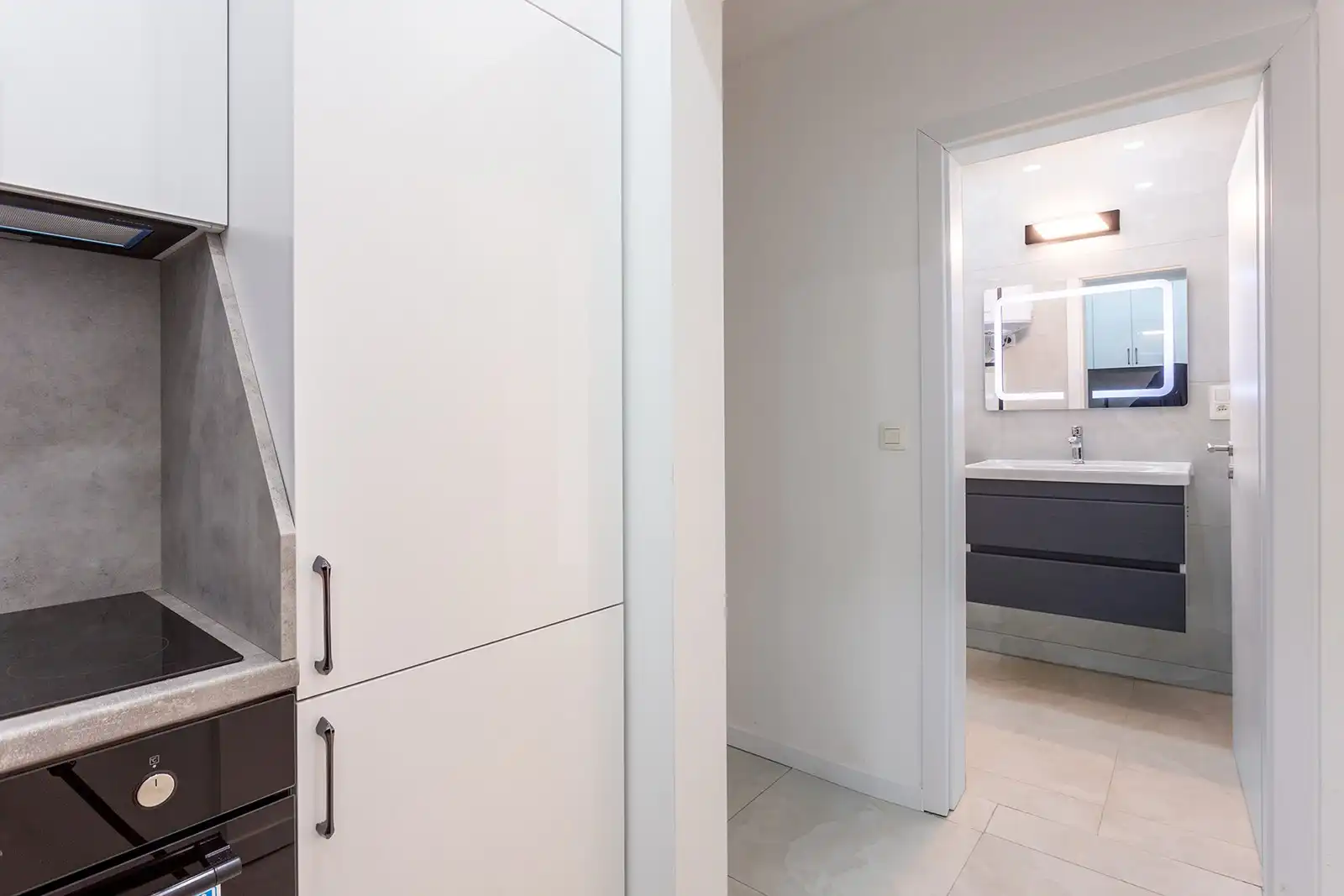 Recent gerenoveerd app. met 2 slpks en 2 terrassen foto 14