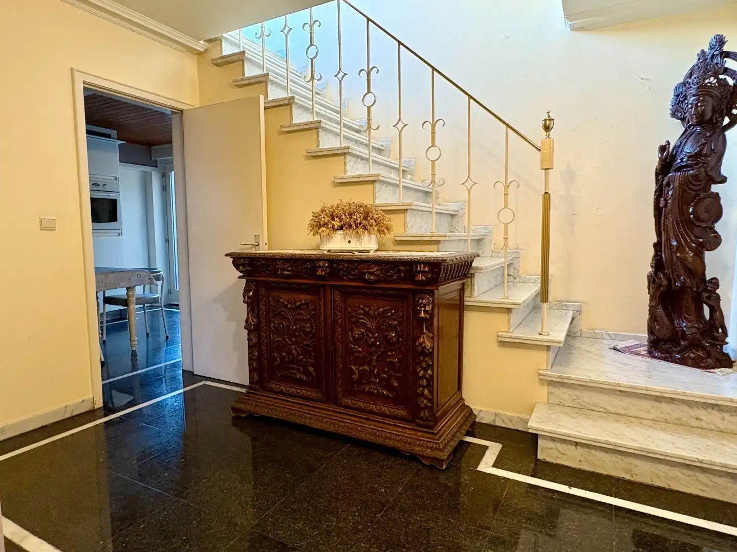 Grote hoekwoning te koop in de Bosmolens te Izegem met 3 slaapkamers, ruime tuin en een zolder met veel mogelijkheden. foto 9