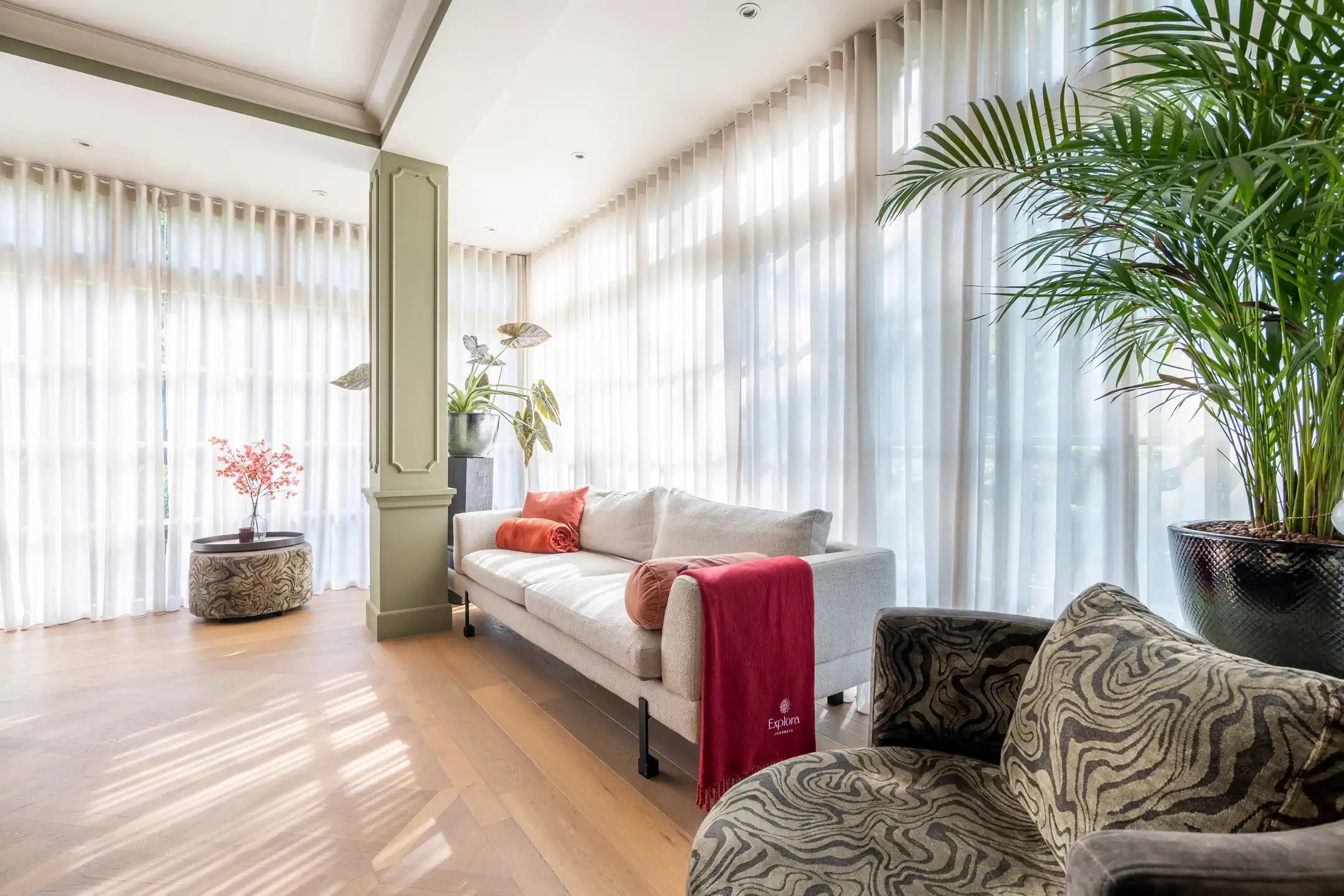 Exclusieve villa met zwembad op een perceel van 6.420 m² foto 11