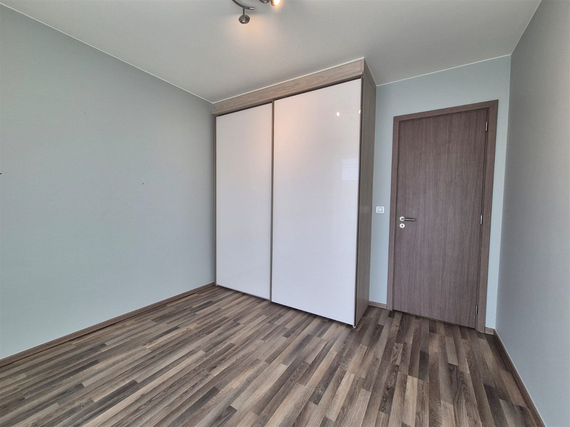 Rijkelijk uitgerust appartement met 2 slaapkamers en terras foto 12