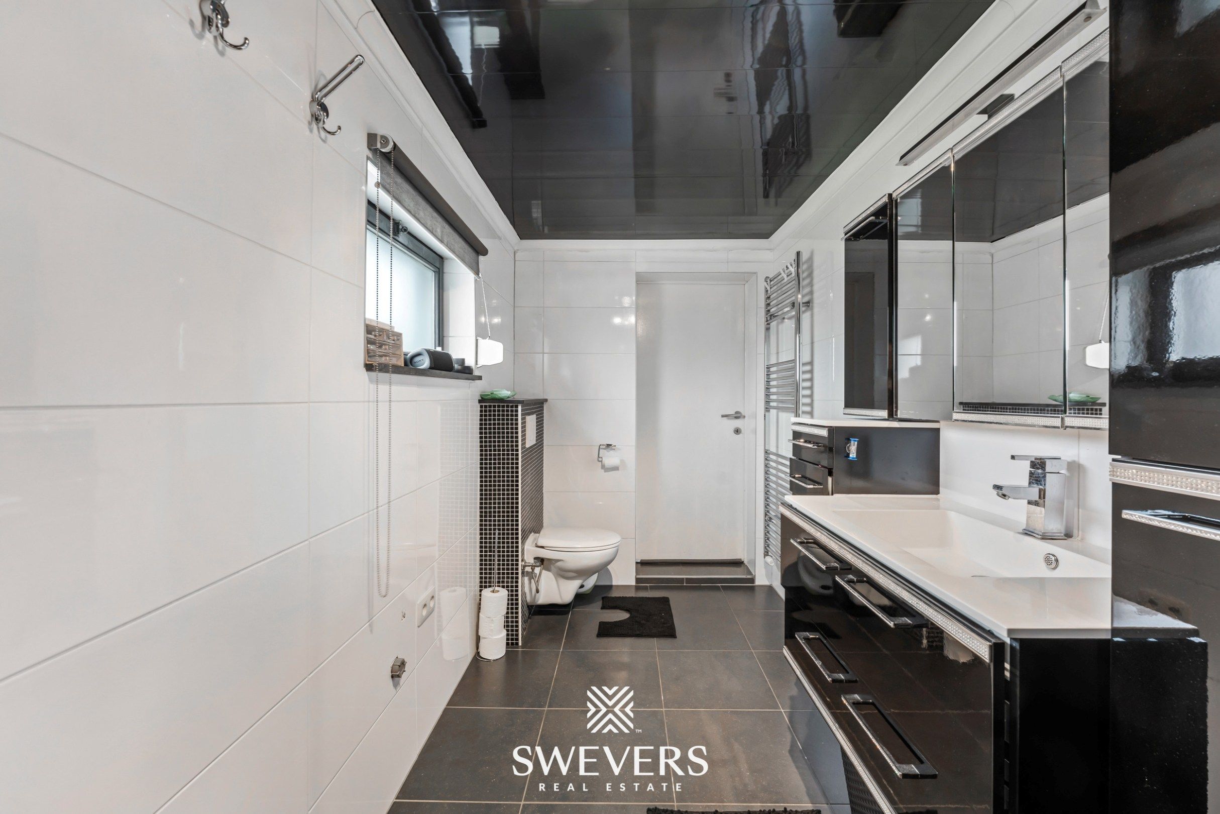 Instapklare gezinswoning met privacy en ideale ligging in Genk foto 23