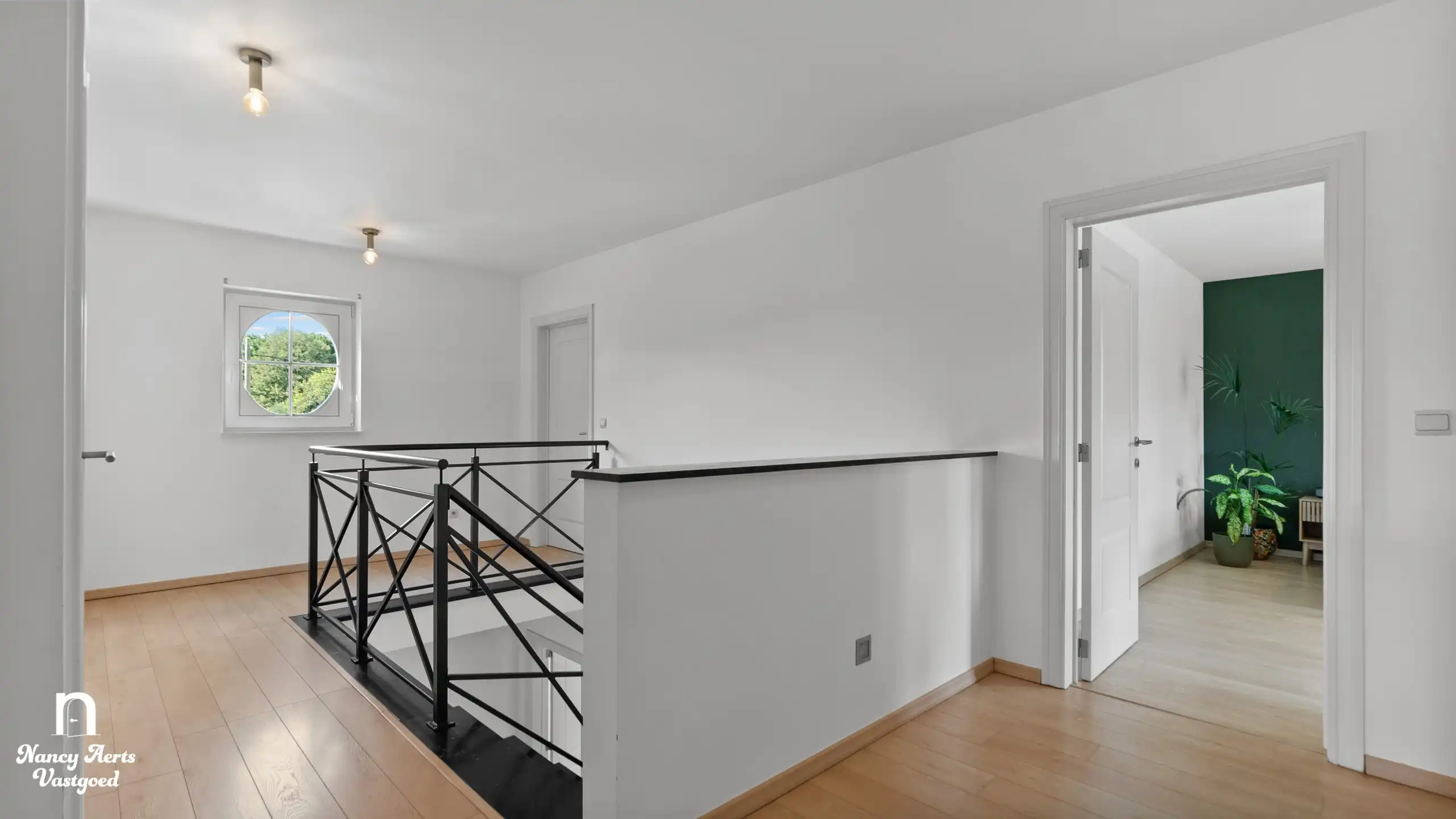 Verrassend ruime woning met aparte studio op rustige locatie foto 27
