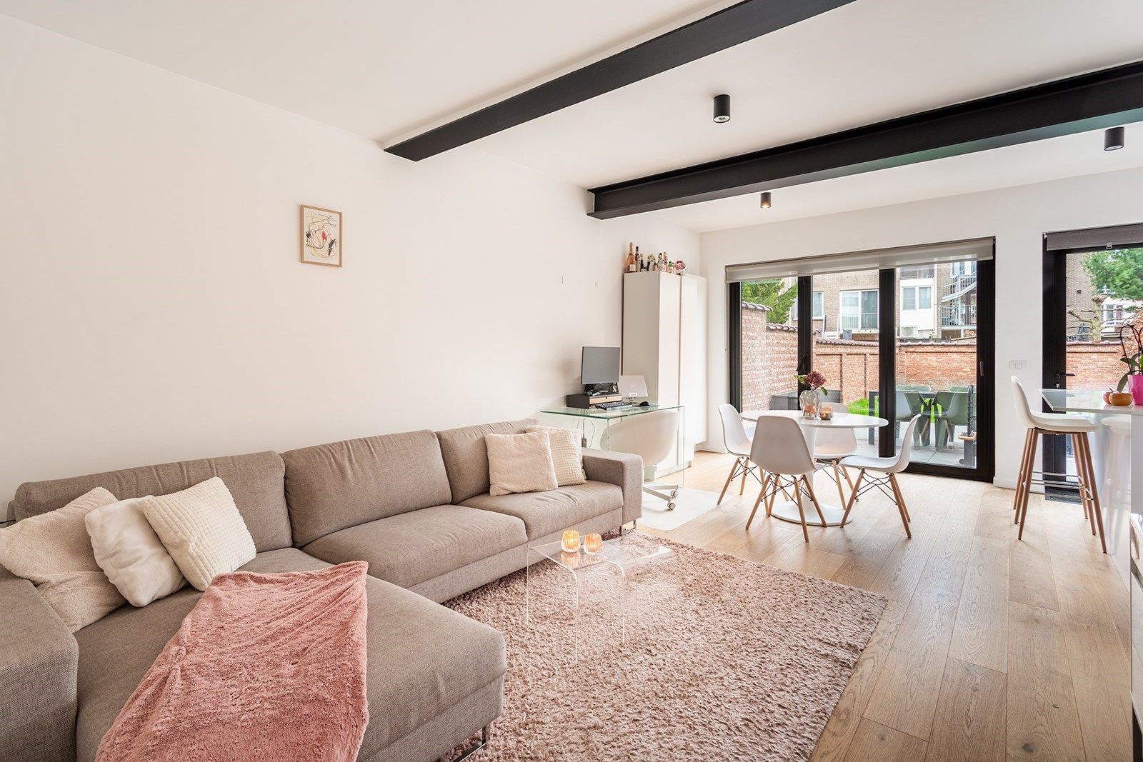Luxueus éénslaapkamer appartement met grote tuin foto 6