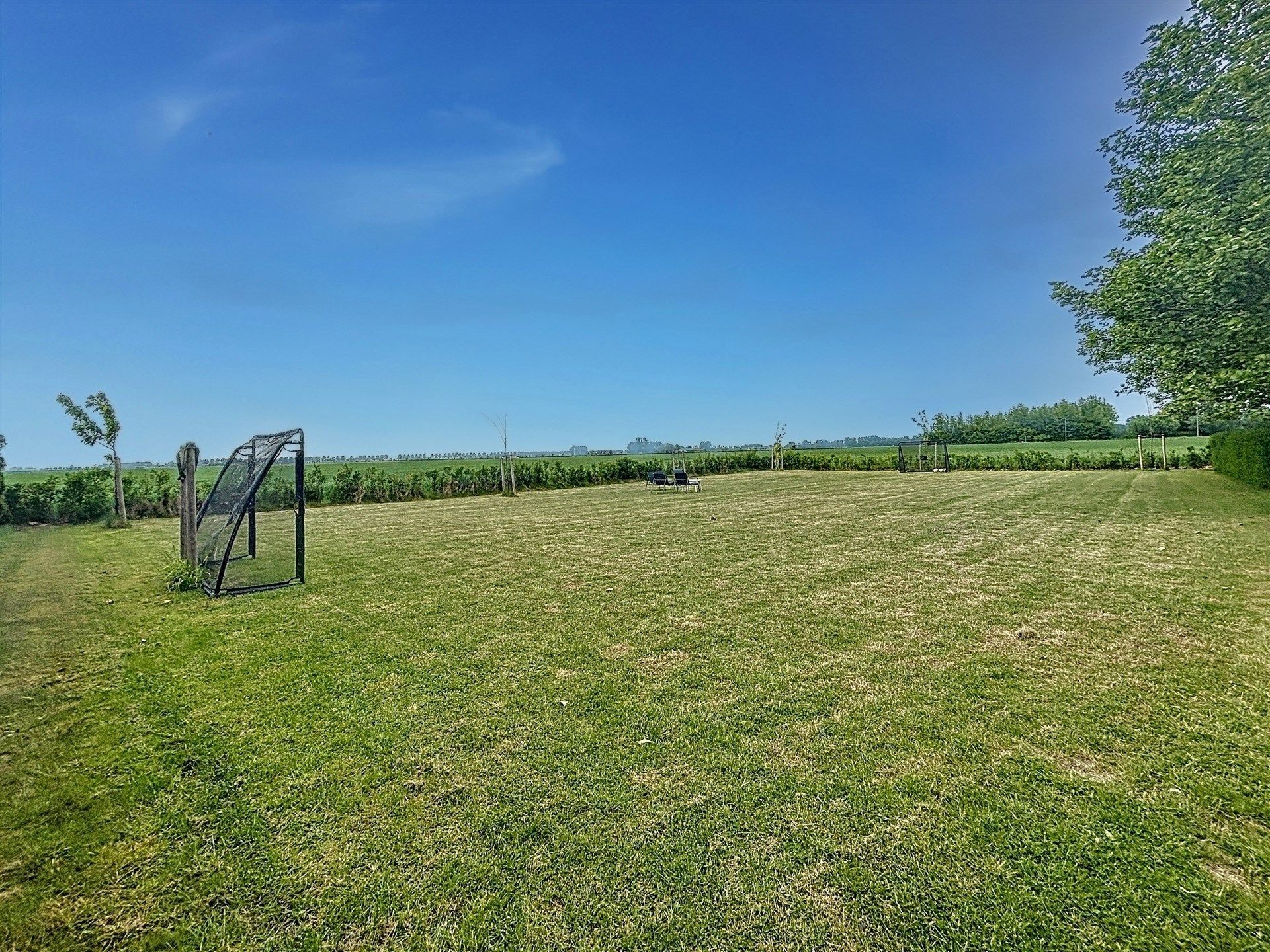 Prachtige villa met 5 slaapkamers, garage en verwarmd zwembad op perceel van 5864 m². foto 8