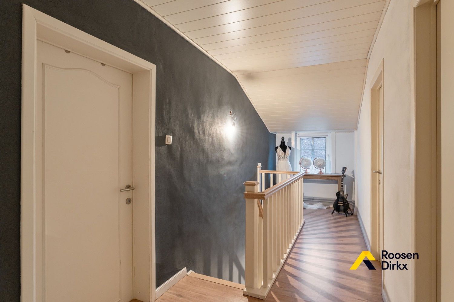 Karaktervolle gezinswoning met 3 slaapkamers, praktijkruimte en pool house op 6a13ca foto 24