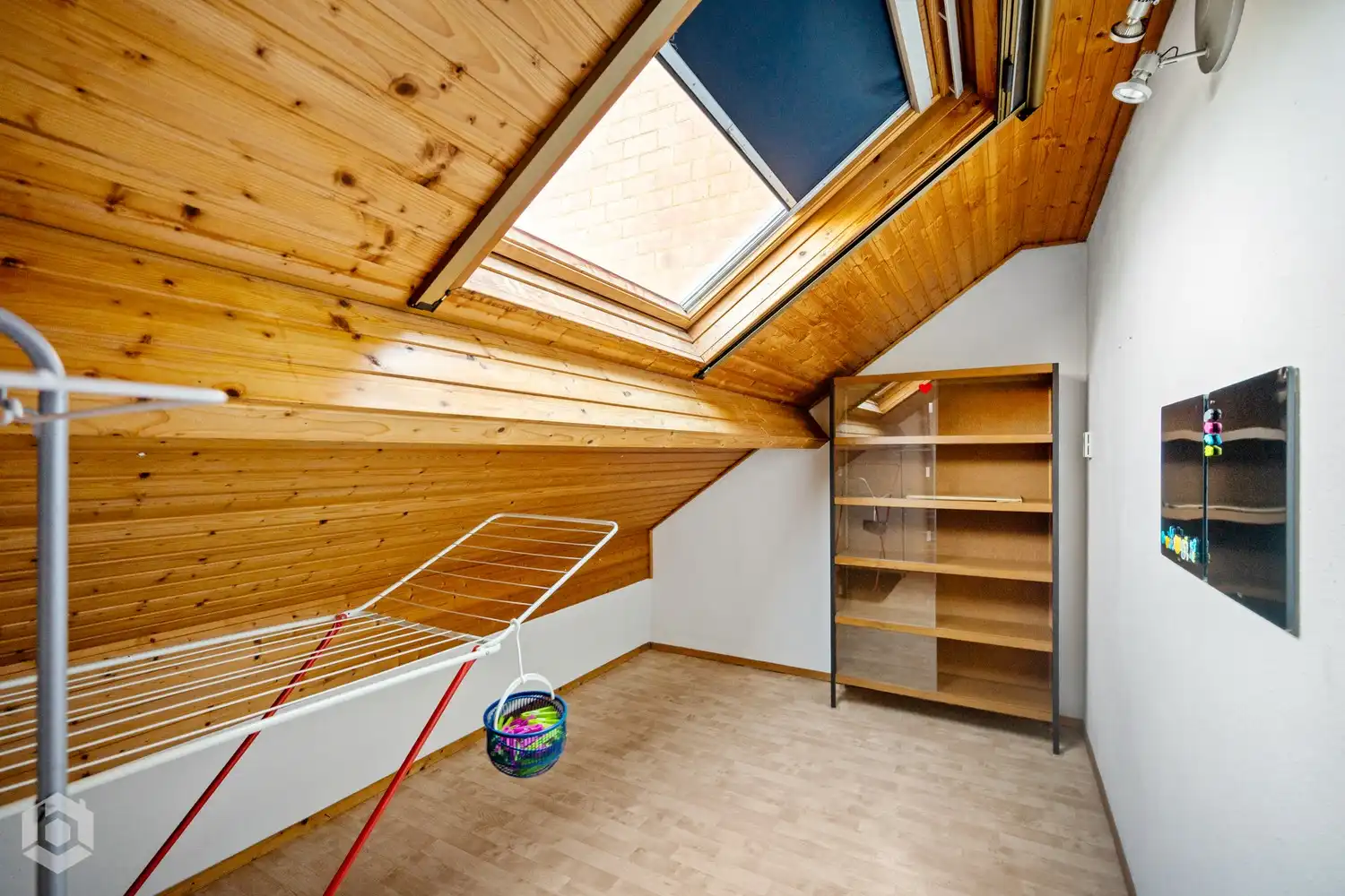 Woning met 3 à 4 slpkrs en grote garage (mogelijk tot handel) foto 28
