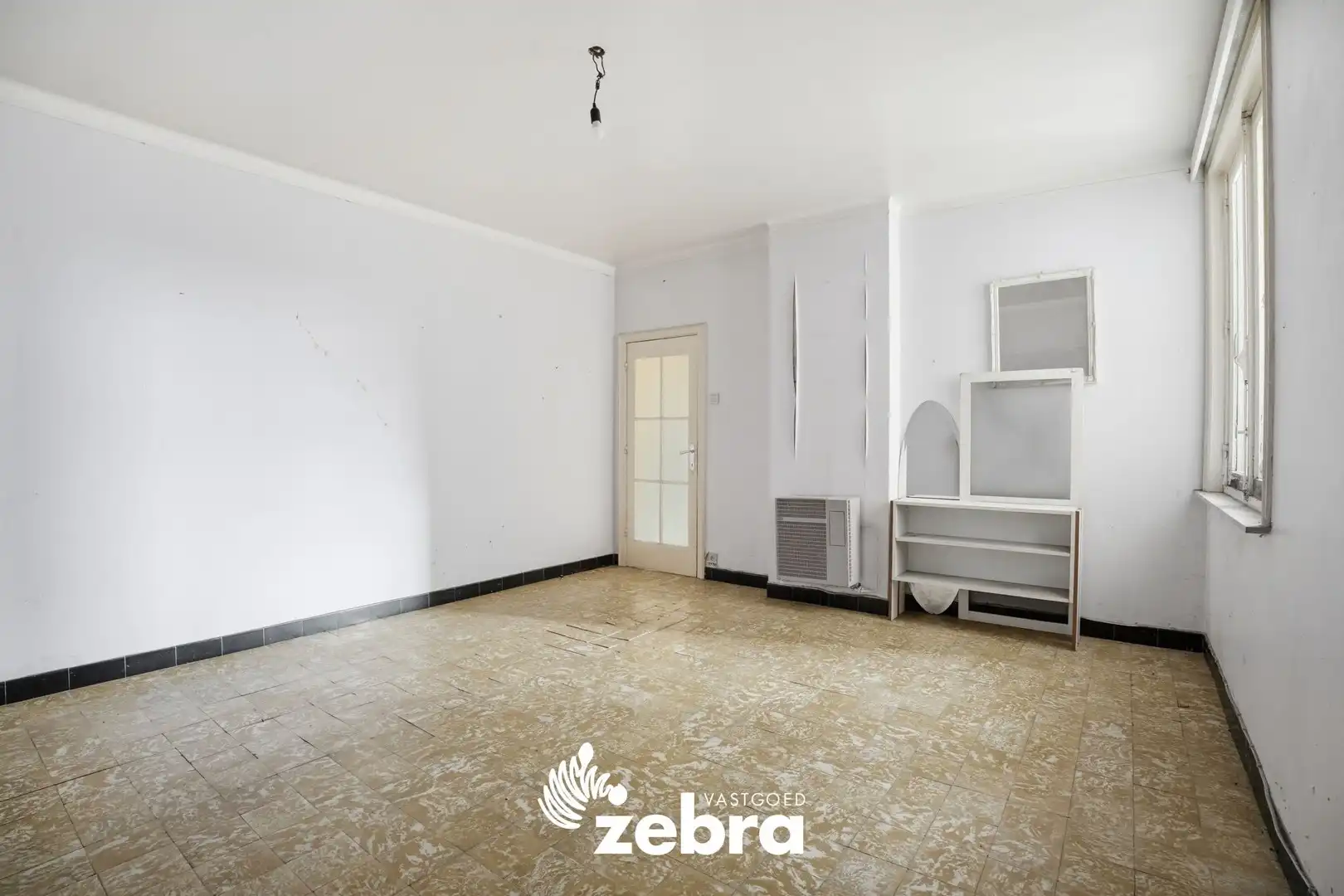 Te renoveren appartement op centrale ligging in Kortrijk! foto 7