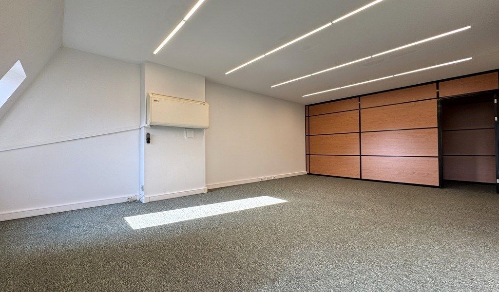 Kantoren te huur  in prachtig herenhuis te Antwerpen foto 9