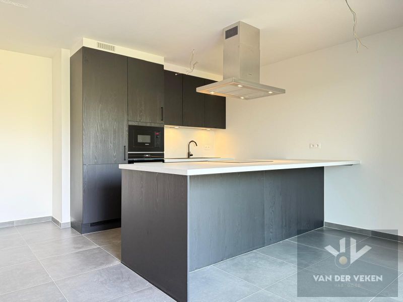 HYPERMODERN BEN-NIEUWBOUWAPP MET 2 SLPK EN RUIM TERRAS foto 2