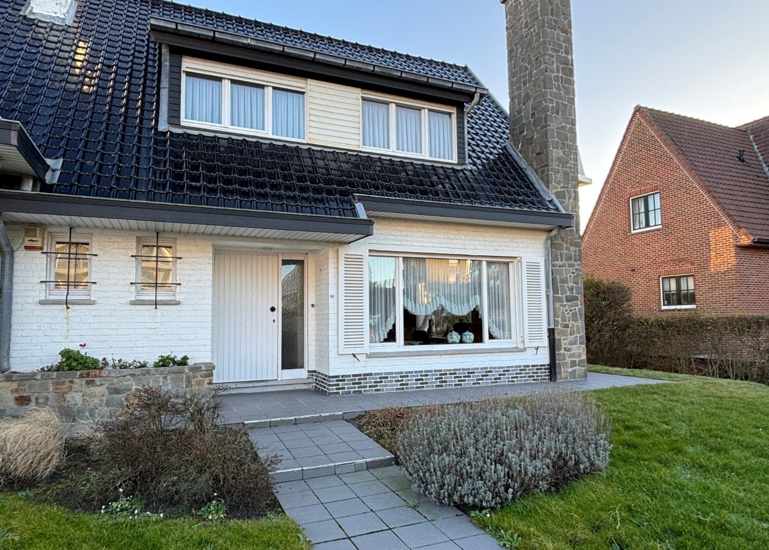 Exclusieve kustvilla te koop op toplocatie in De Haan – Op slechts enkele stappen van het strand foto 4