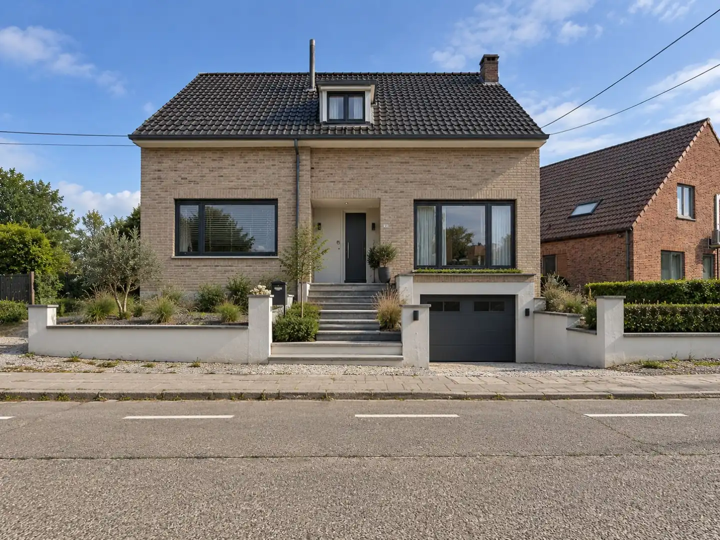 Ruime eigendom met uitzonderlijk veel potentieel op een perceel van 857 m² in Tienen met twee huisnummers (91 & 93) foto 2