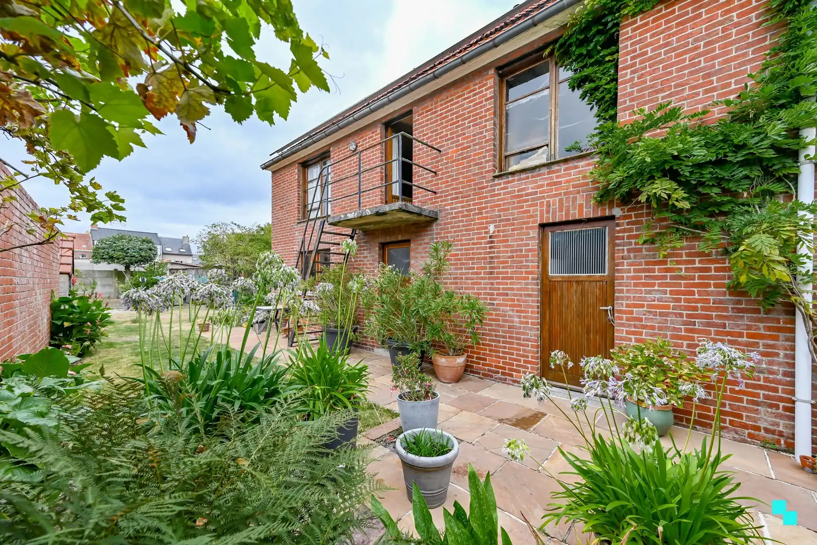 Charmante halfopen bebouwing met bijgebouw in hartje Emelgem foto 13