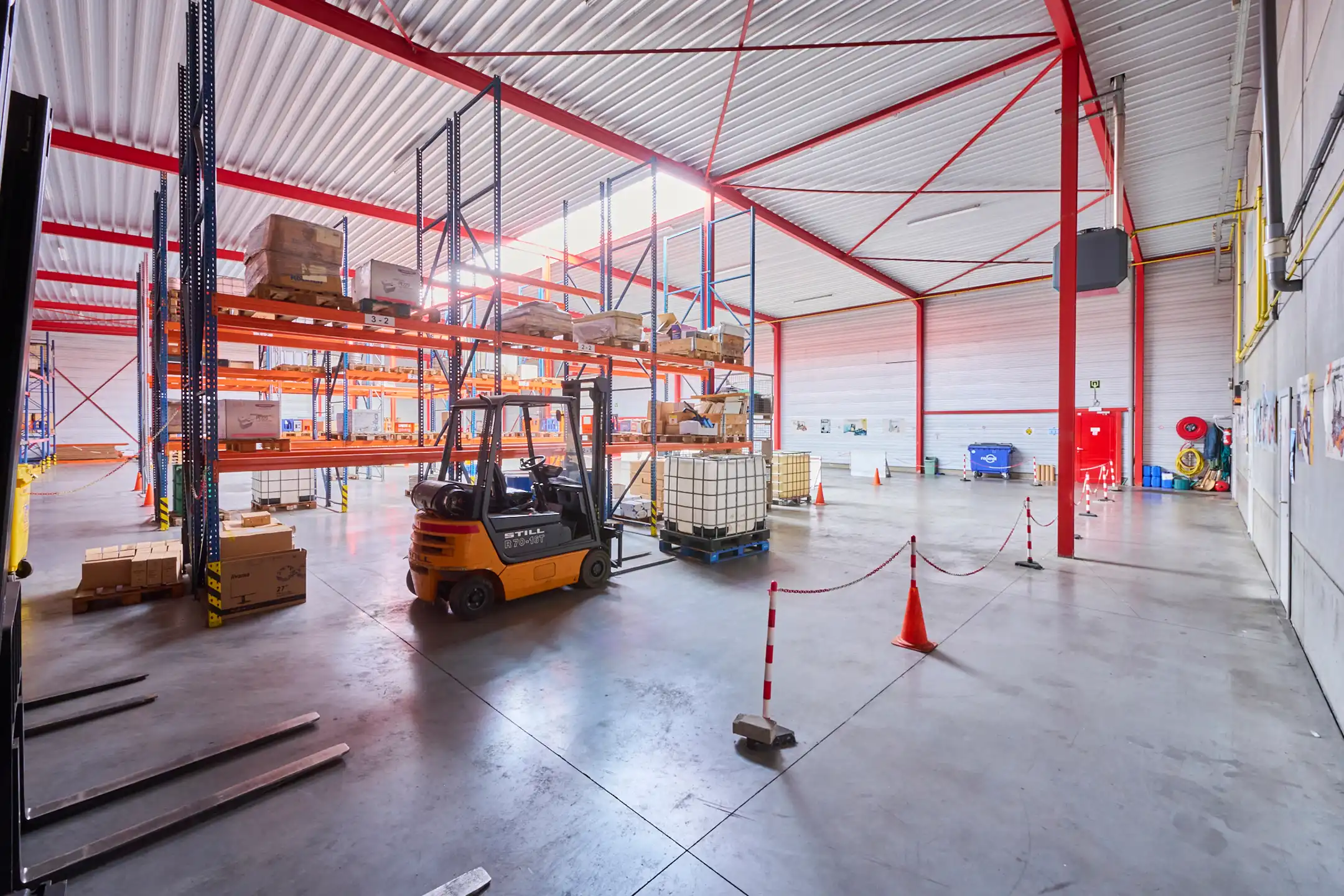  TE KOOP - HAL & KANTOOR in topconditie foto 16