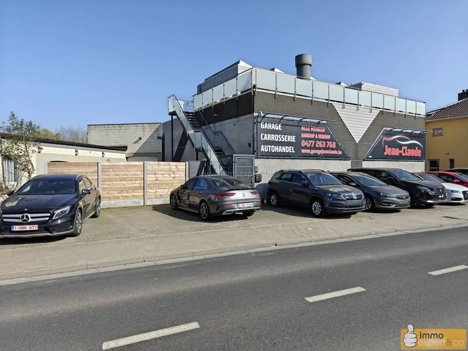 ROOSDAAL : Goed gelegen en volledig uitgeruste werkplaats / carrosserie bedrijf foto {{pictureIndex}}