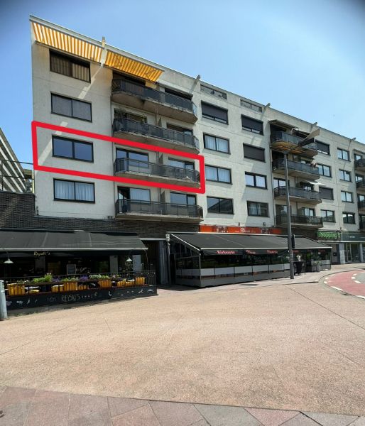 Appartement met 3 slaapkamers en garage in hartje Genk foto {{pictureIndex}}