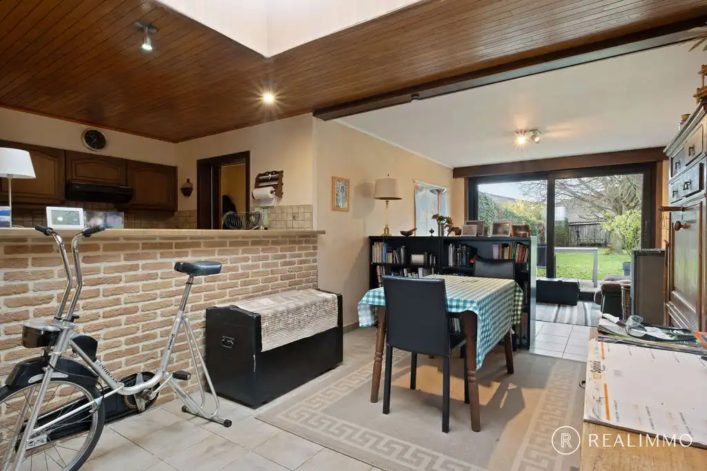 Rustige gezinswoning op 789m² foto 5