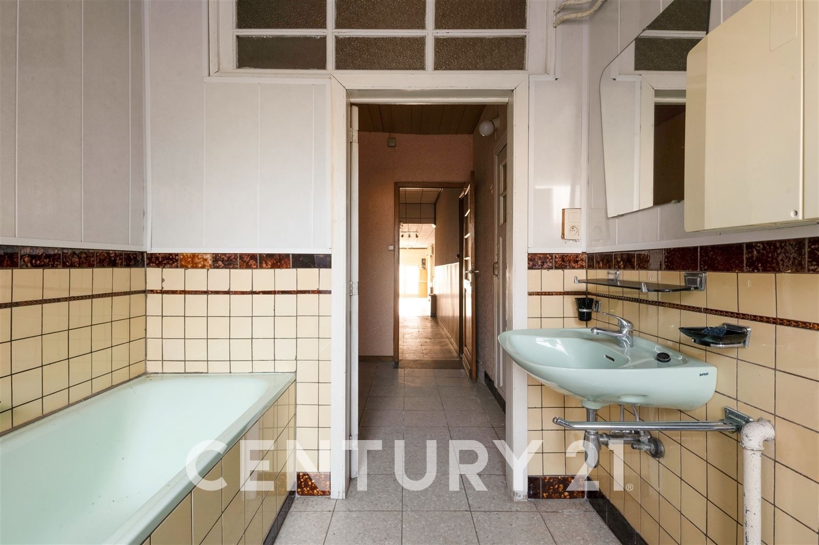Unieke architecturale parel met kapel! foto 11