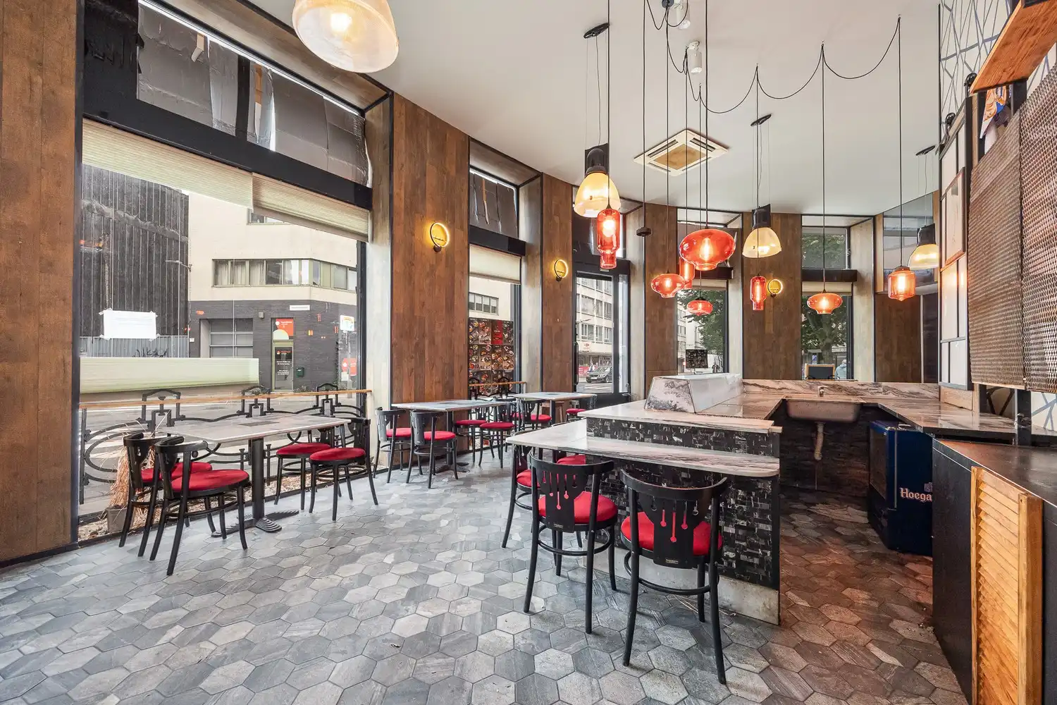 Commercieel handelsgelijkvloers te huur op uitstekende hoeklocatie foto 8