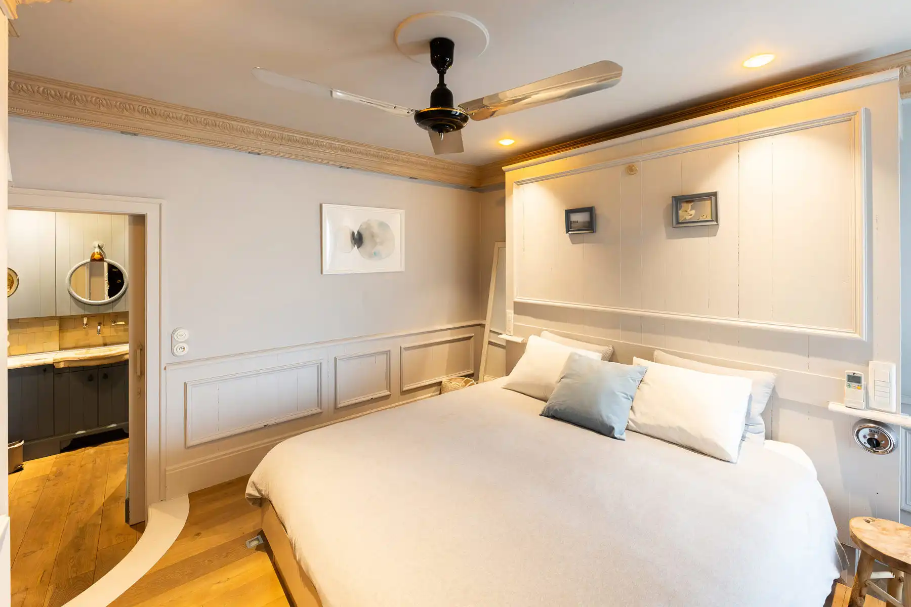 Stijlvol appartement met terras en 2 slaapkamers foto 11