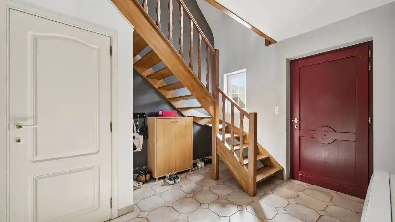 Villa van 265m² op 15 are met kantoor-praktijkruimte van 25m² en 3 slaapkamers foto 24