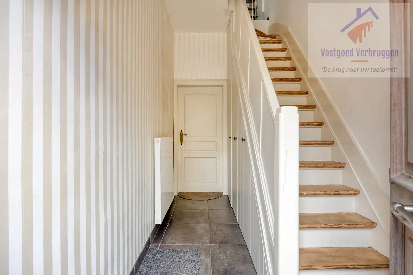 Charmante, halfopen bebouwing in klassieke stijl op toplocatie nabij Kluizenbos foto 9