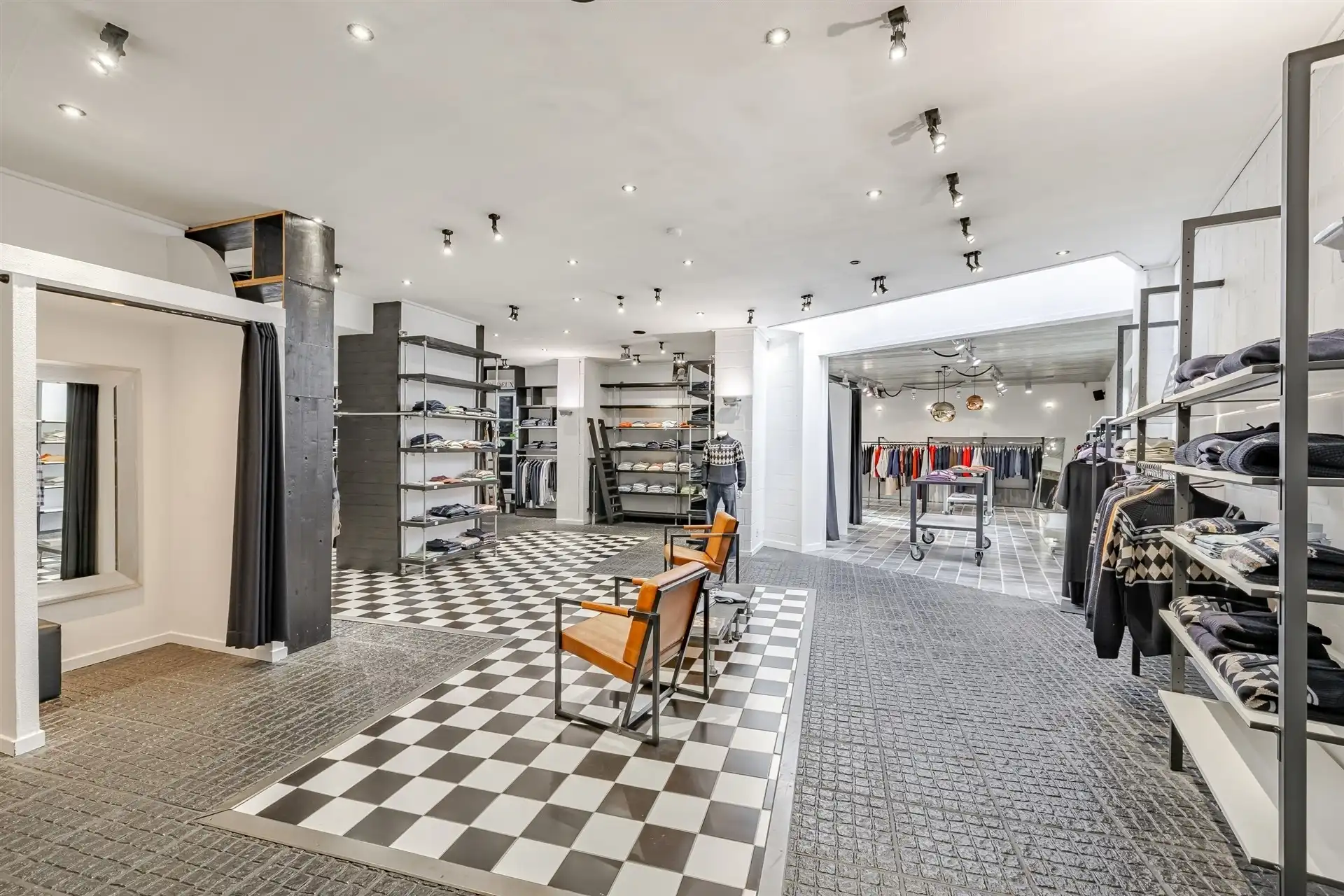 Prachtig winkelpand met duplex op groot perceel foto 8