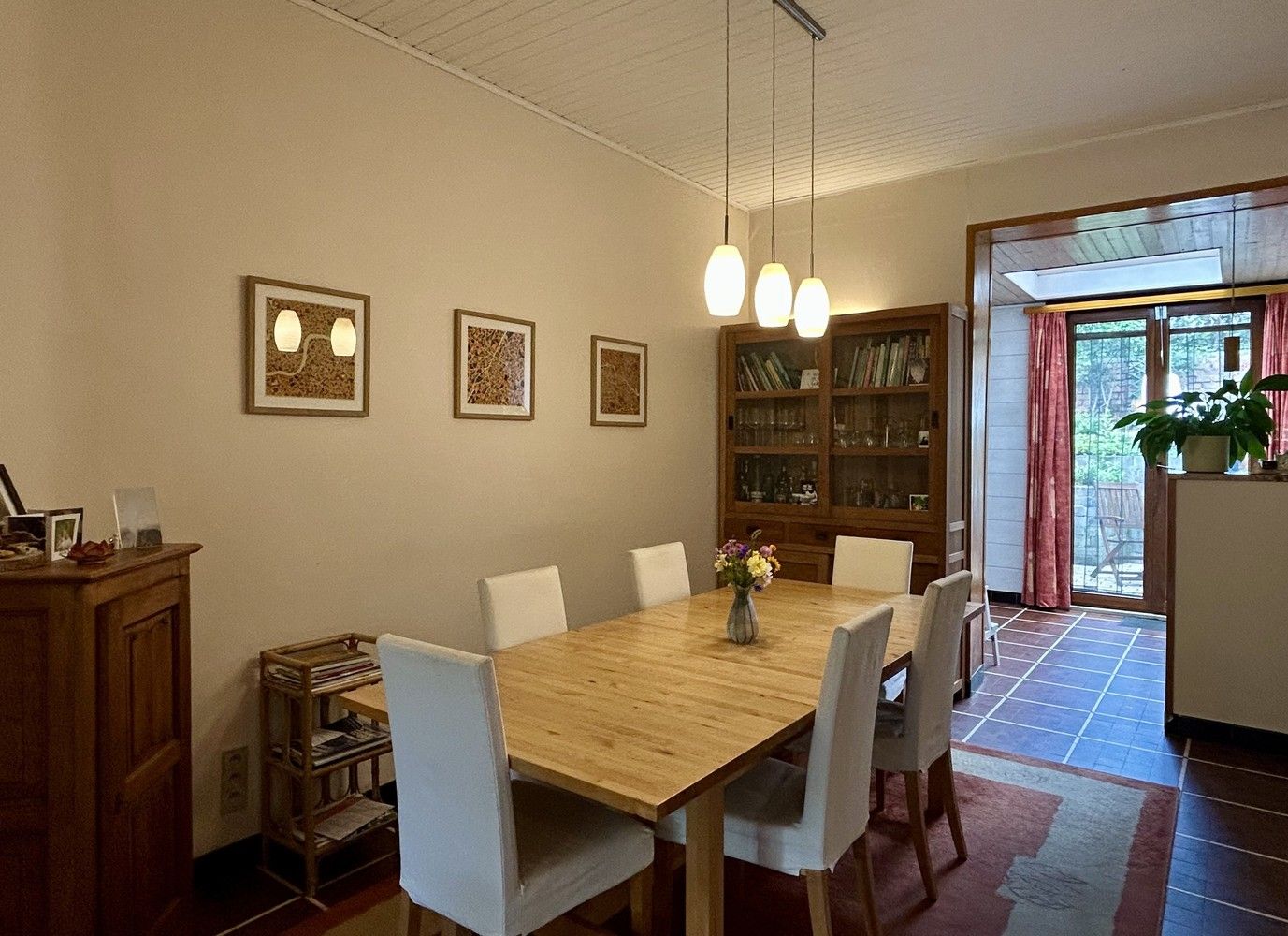 Ruime woning met 5 slaapkamers in de befaamde Matadiwijk foto 6