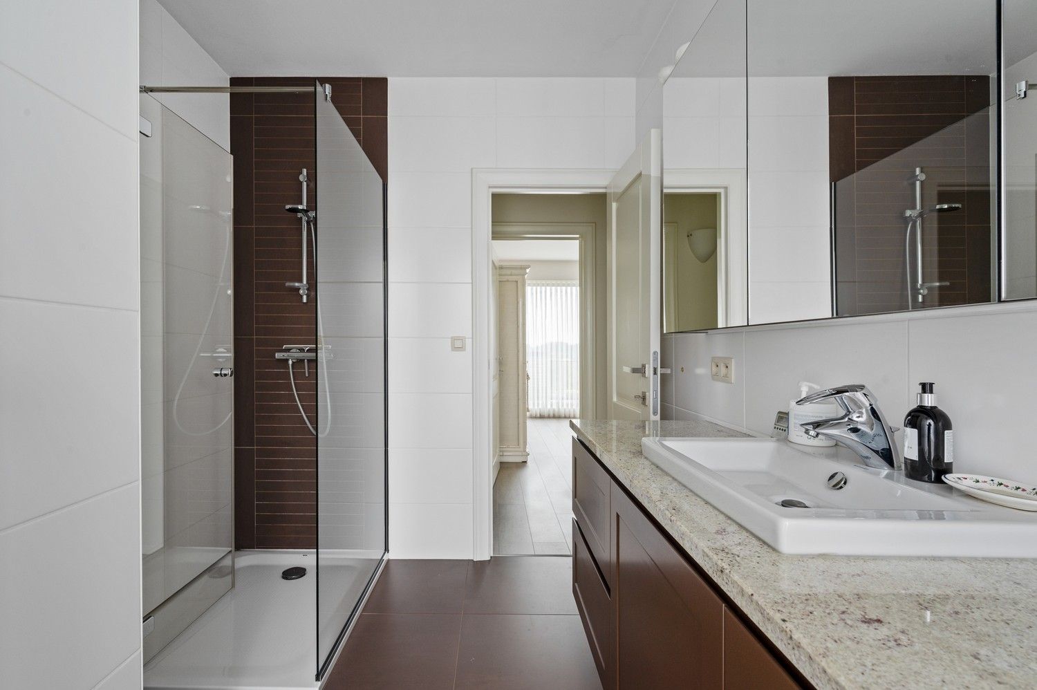 Prachtig verzorgd penthouse met 3 slaapkamers en 360° terras te Lier foto 11