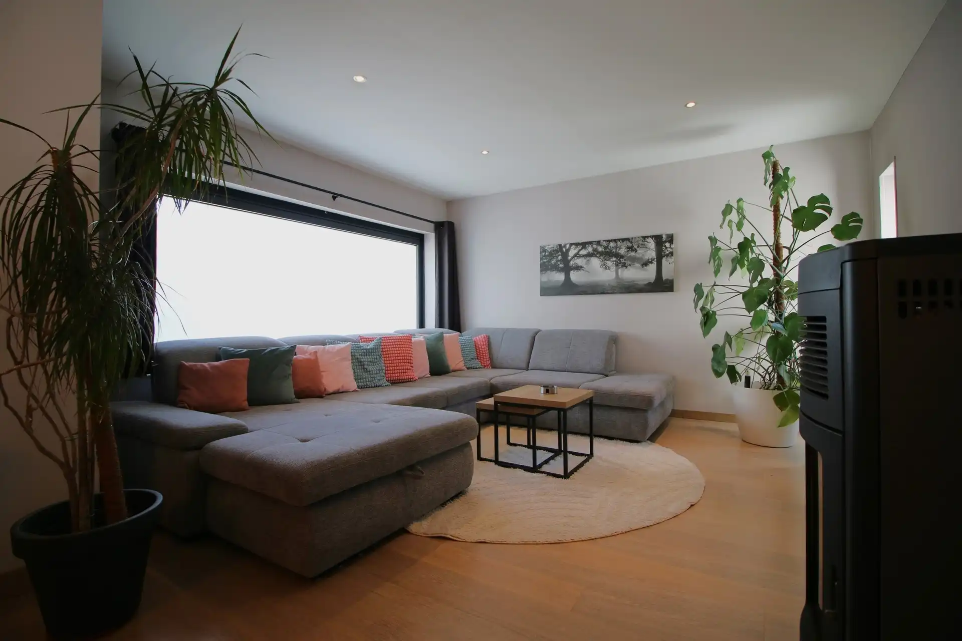 Instapklare gerenoveerde woning met 4 slpks. en aparte garage in doodlopende straat foto 3