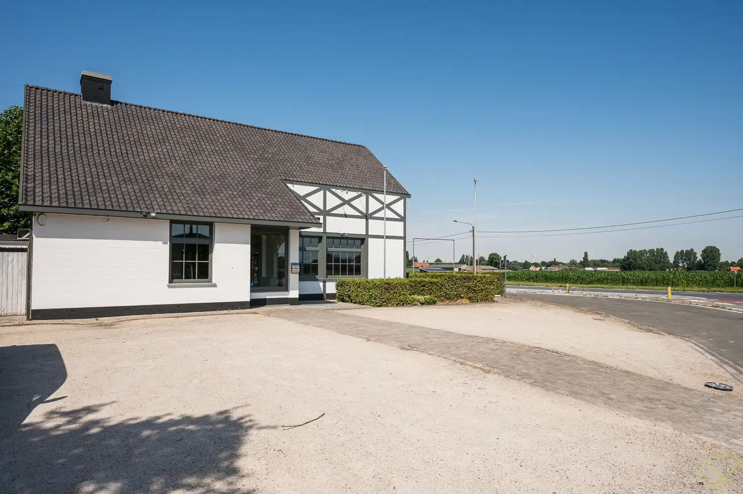 Veelzijdig handelspand met woonst op toplocatie in Lembeke foto 28